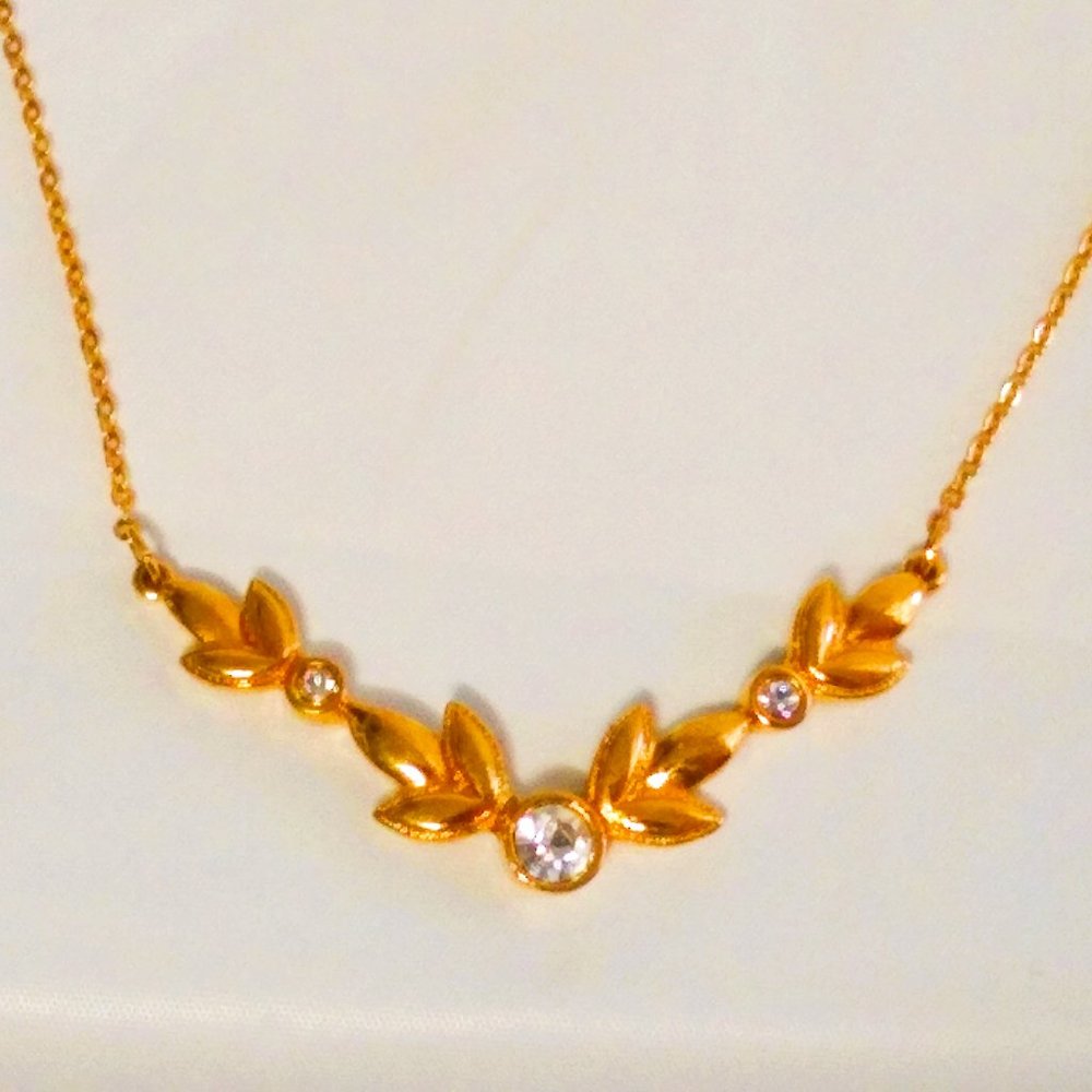 Avon Vintage Leaf Chevron Goldtone 18 inch necklace